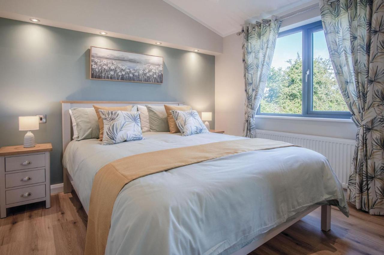 Swanlake Lodge - 3 Bedroom Holiday Home - Penally Eksteriør billede