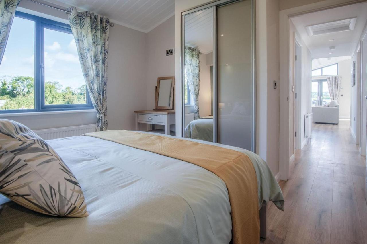 Swanlake Lodge - 3 Bedroom Holiday Home - Penally Eksteriør billede