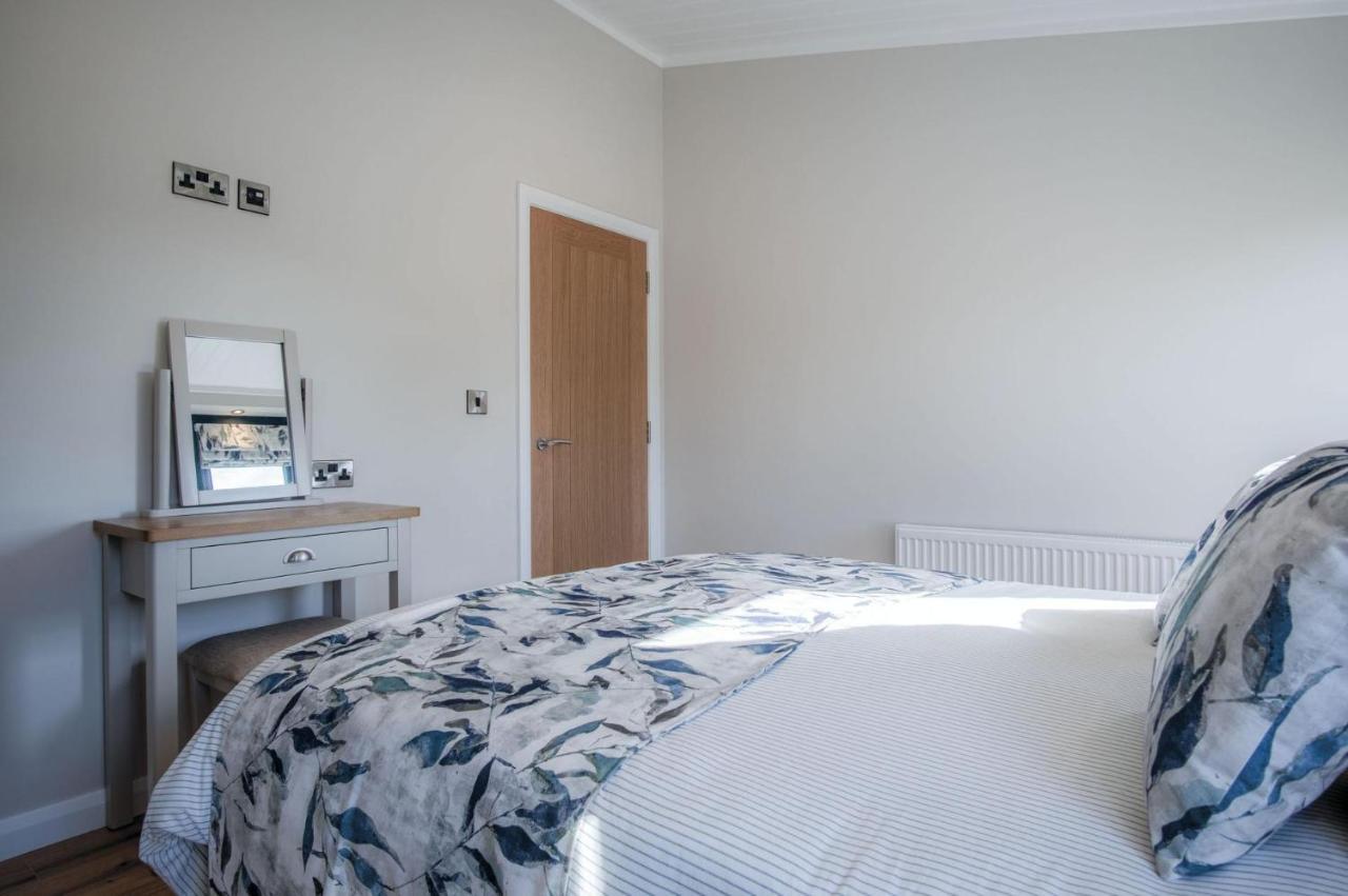 Swanlake Lodge - 3 Bedroom Holiday Home - Penally Eksteriør billede