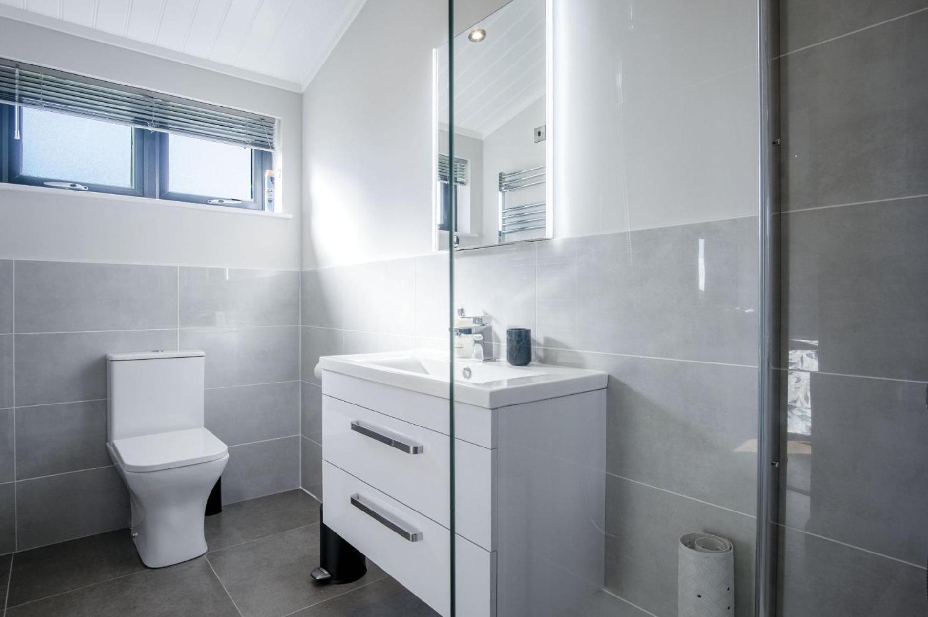 Swanlake Lodge - 3 Bedroom Holiday Home - Penally Eksteriør billede
